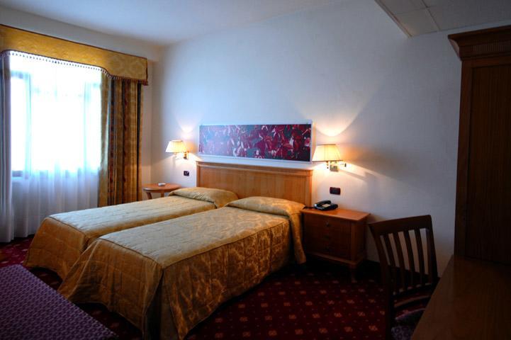 מונטה סן סאבינו Albergo Ristorante Da Domenico מראה חיצוני תמונה
