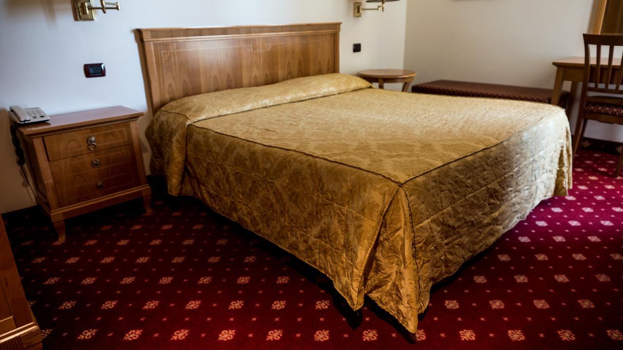 מונטה סן סאבינו Albergo Ristorante Da Domenico מראה חיצוני תמונה